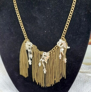 Antiqued brass brass fringe necklace with pizzazz‎